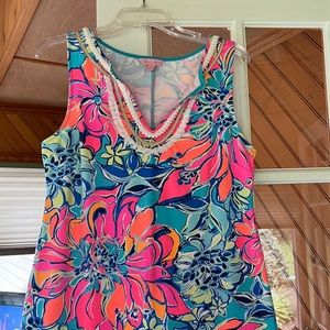 Lily dress with detailed v neck